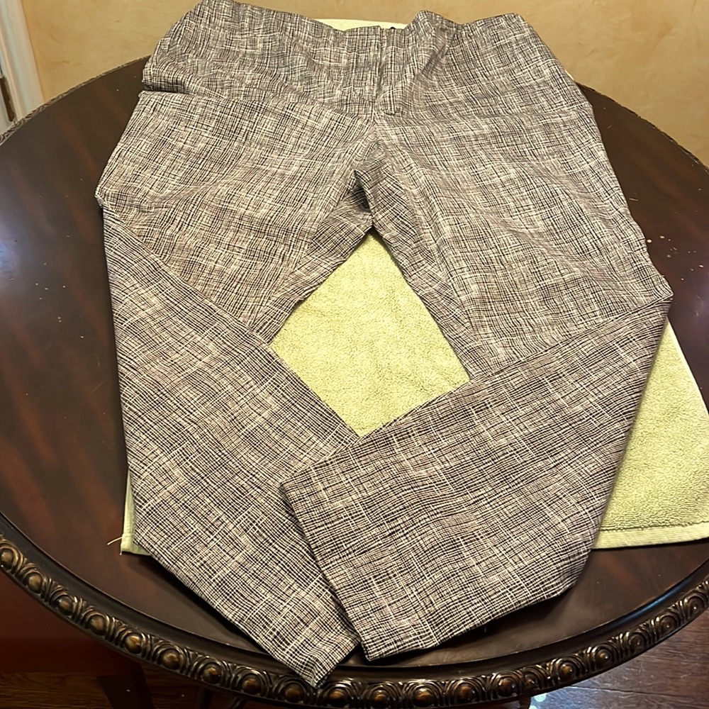 Stretchy 16 W contemporary pants.